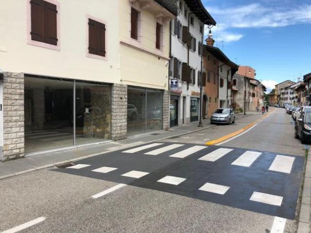 Locale commerciale in vendita a Udine