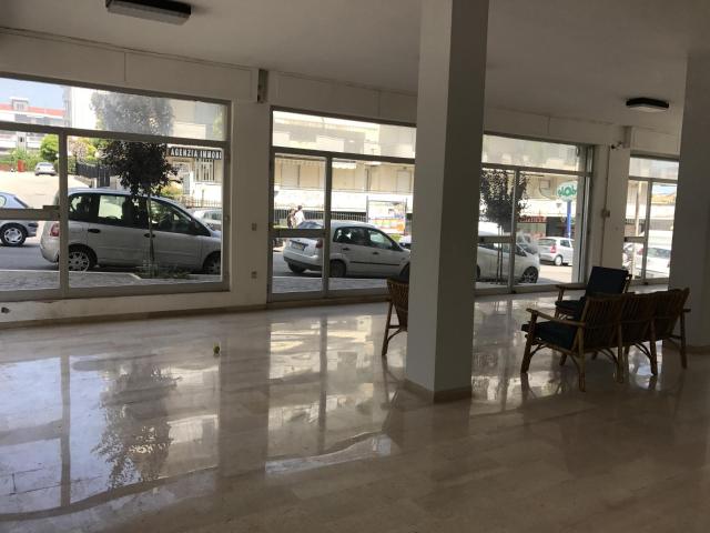 Locale commerciale in vendita a Vasto, ZONA CENTRALE