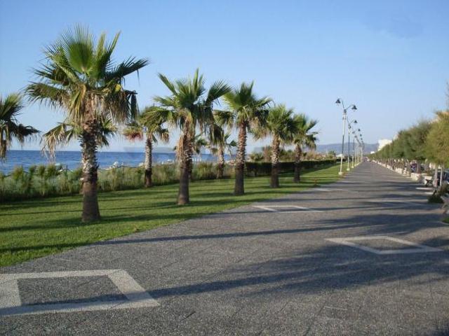 Locale Commerciale in vendita a Venetico, Venetico Marina