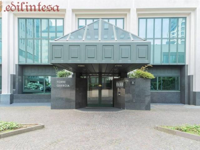 Locale commerciale in vendita a Vimercate