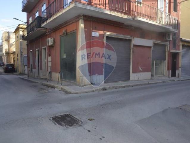 Locale Commerciale in vendita a Vittoria