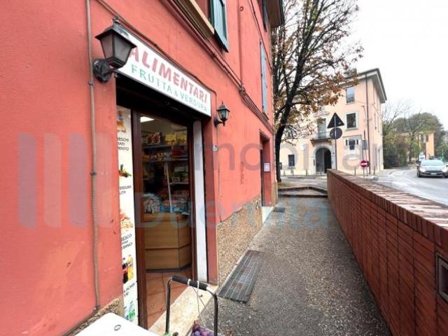 Locale commerciale in vendita a Zola Predosa