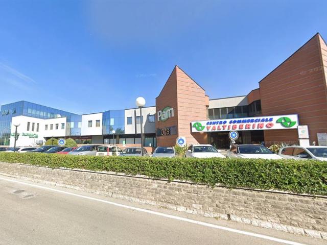 Locale commerciale in vendita in via eduino snc, Sansepolcro