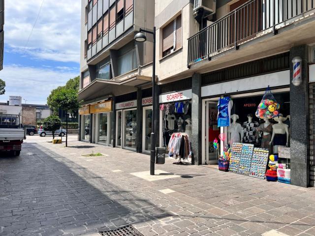 Locale commerciale in vendita in via piave 0, Pescara