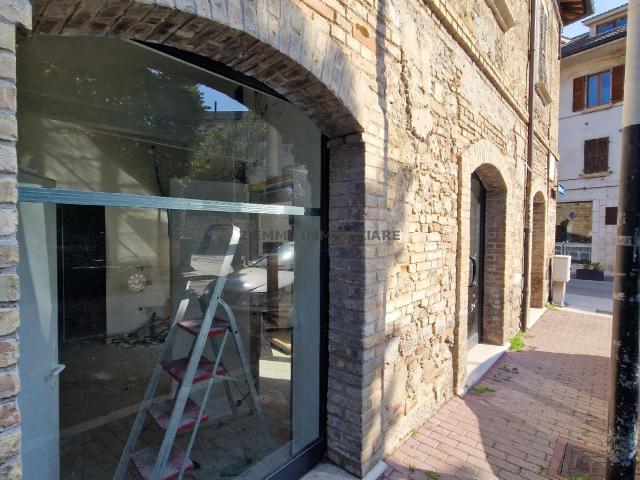 Locale commerciale in vendita in viaa bernrdo tucci, Ascoli Piceno