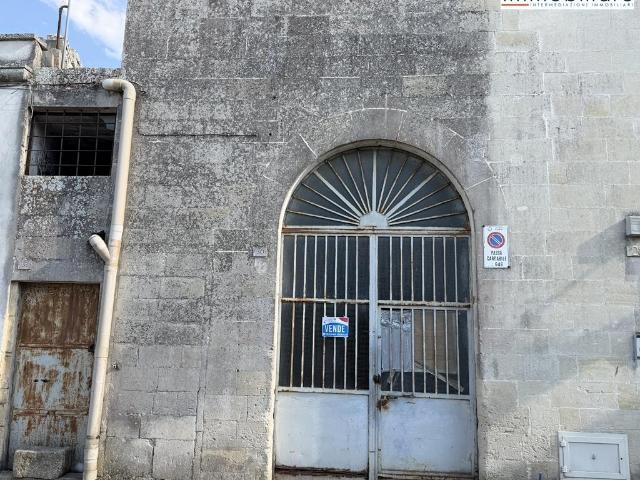 Locale commerciale in vendita in vico le site 30, Cursi