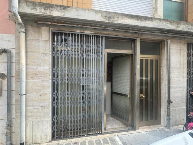 Locale commerciale in vendita, Pontedera stazione