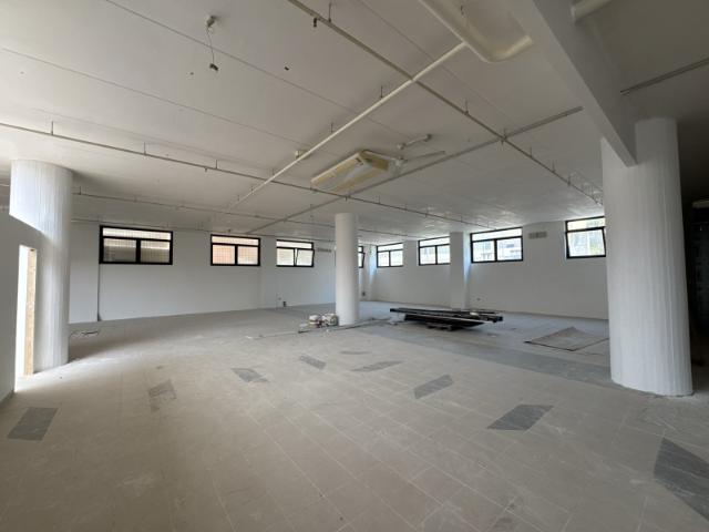 Locale commerciale ristrutturata a Lecce
