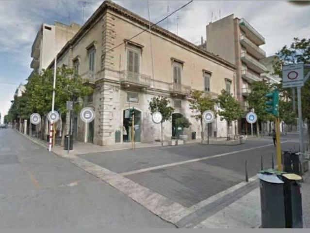 Locale commerciale/Negozio in Affitto a Andria