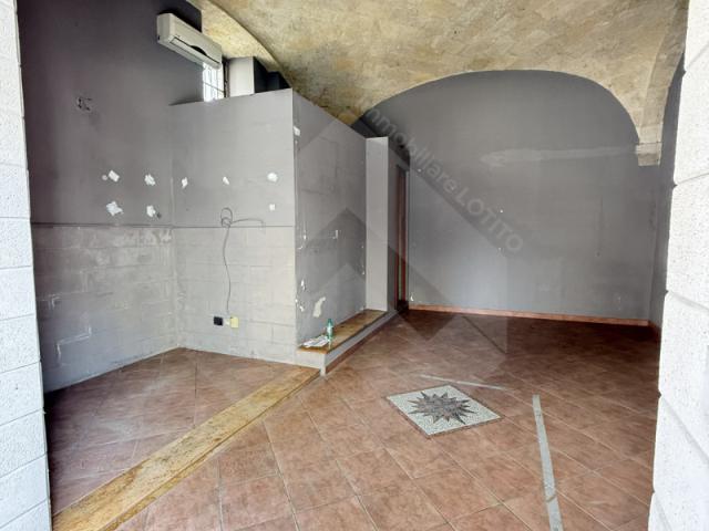 Locale commerciale/Negozio in Affitto a Andria