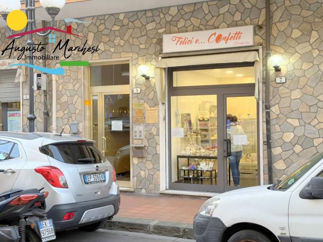 Locale commerciale/Negozio in Affitto a Recco