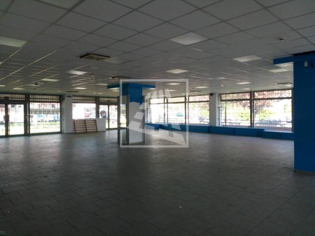 Locale commerciale/Negozio in Affitto a Reggio nell'Emilia