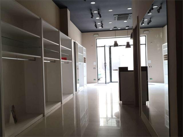 Locale commerciale/Negozio in Affitto a Siracusa