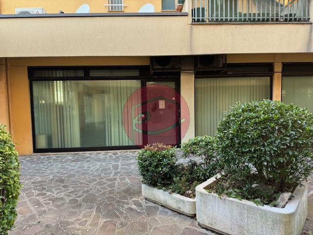 Locale commerciale/Negozio in Vendita a Bellaria Igea Marina