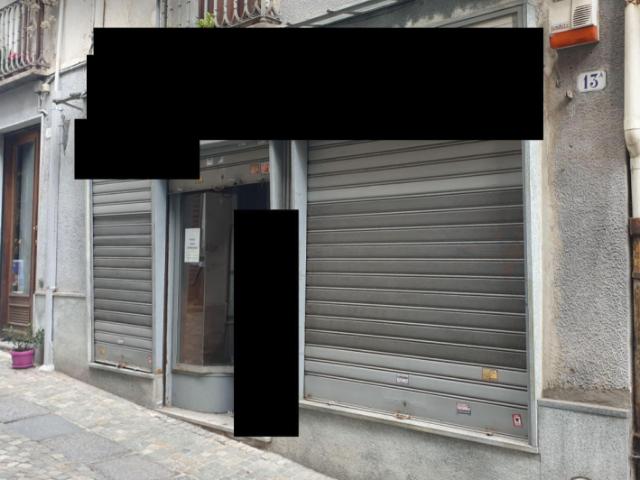 Locale commerciale/Negozio in Vendita a Lanzo Torinese