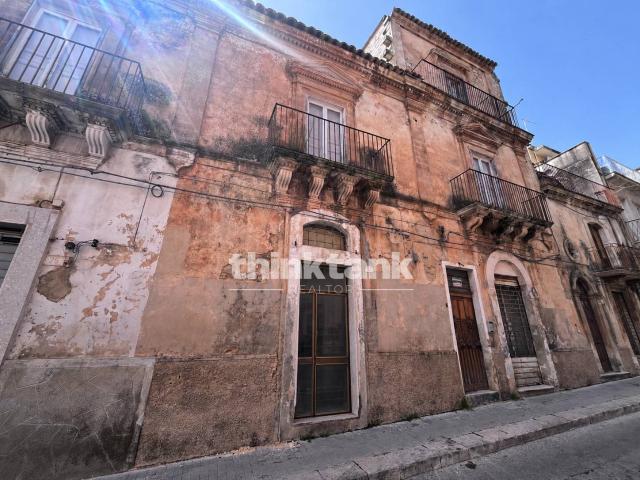 Locale commerciale/Negozio in Vendita a Ragusa