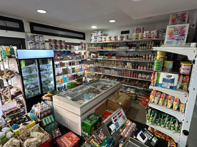 Locale commerciale/Negozio in Vendita a Roma