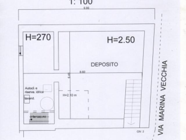 Locale autonomo cantinato per vari usi con park pubblico adiacente