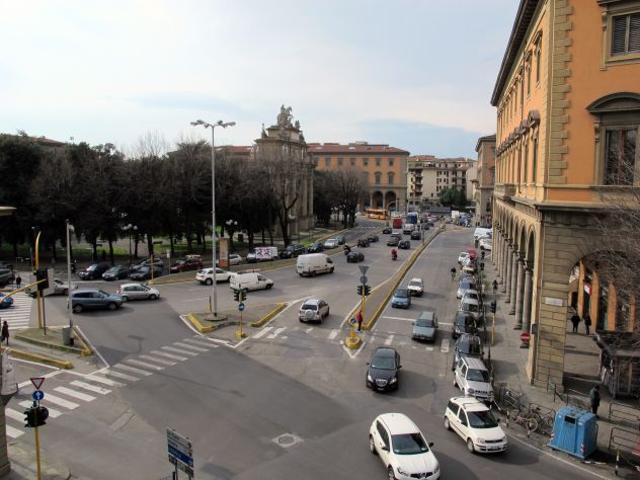 LOCALE C1 DI 25 MQ A POCHI METRI DA VIALE MATTEOTTI