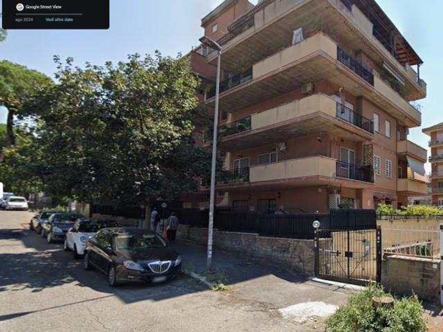 locale C2 quindi piano garage ingresso da rampa