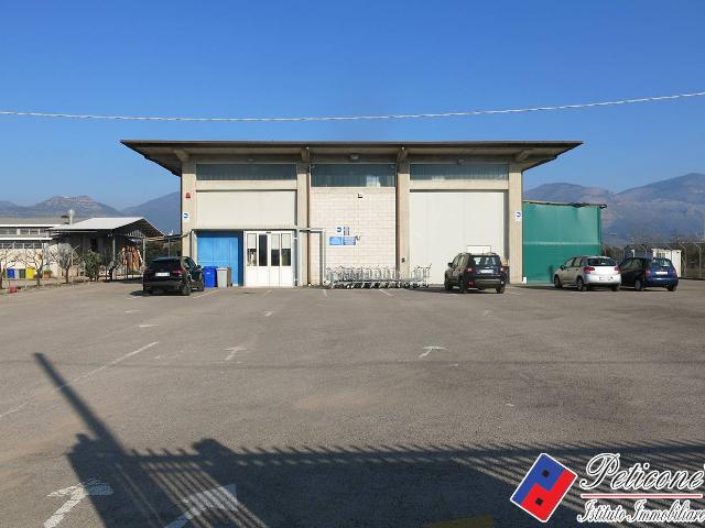 Locale in affitto a Fondi, Semicentro