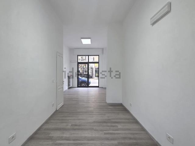 Locale in affitto di 43 m² in Via Trino, 18