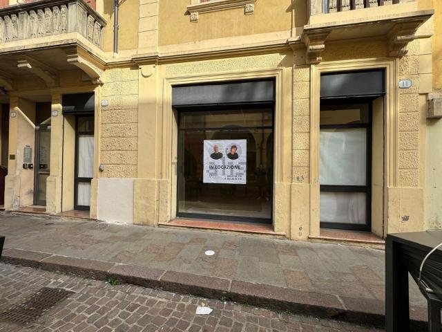 Locale in affitto di 43 m² in Via Umberto I