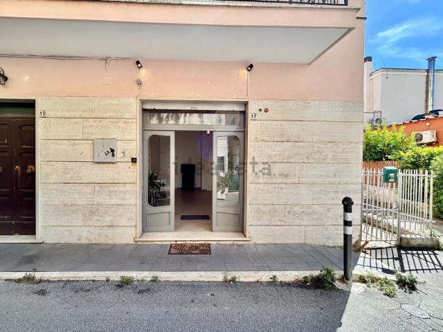 Locale in affitto di 43 m² in Via della Conciliazione, 17