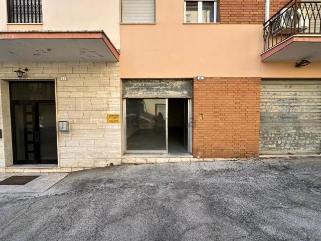 Locale in affitto di 43 m² in Via Francesco Sforza