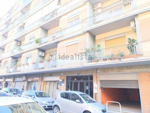 Locale in affitto di 43 m² in Via Industriale, 20