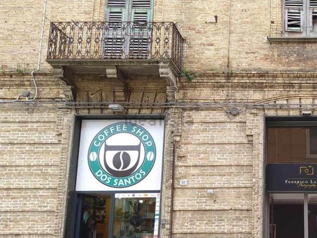 Locale in affitto di 43 m² in Via Luigi de Crecchio, 52