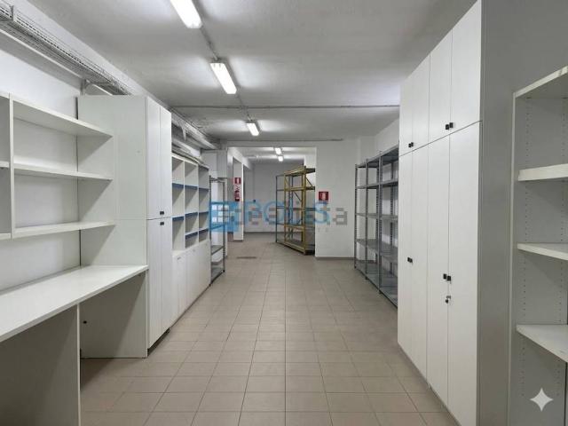 Locale in affitto di 400 m²