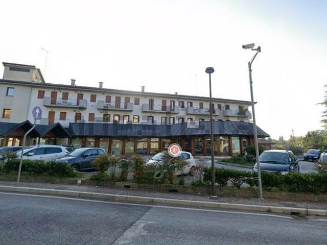 Locale in affitto di 400 m²