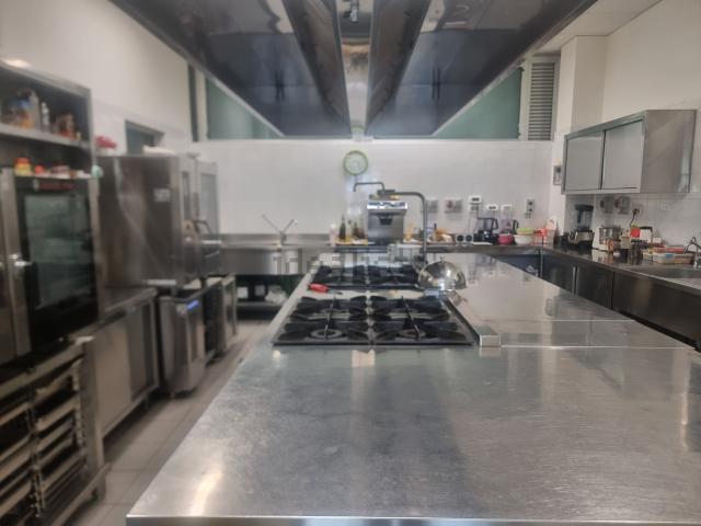 Locale in affitto di 400 m²