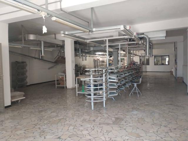 Locale in affitto di 400 m²