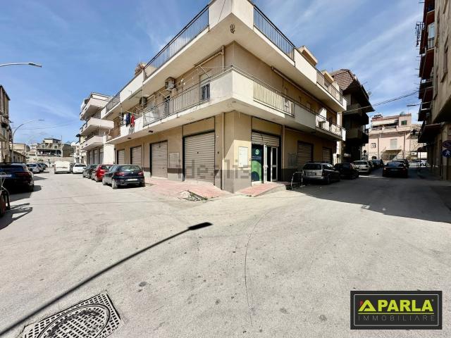 Locale in affitto di 400 m² in Via Libertà