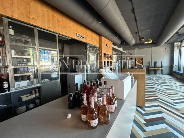 Locale in affitto di 400 m² in Via Melchiorre Gioia, 45