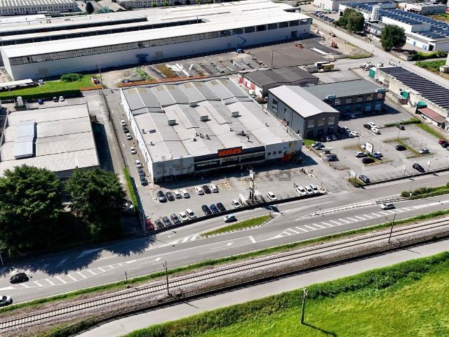 Locale in affitto di 400 m² in Via Stelvio, 2