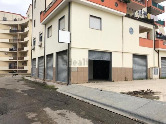 Locale in affitto di 400 m² in Via Walt Disney, 144