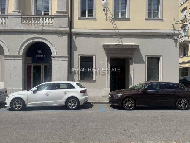 Locale in affitto di 400 m² in Via Trenta Ottobre, 4
