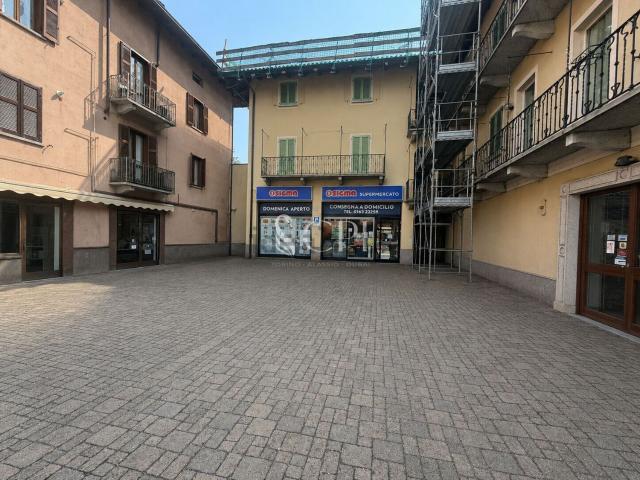 Locale in affitto di 400 m² in Via Vittorio Veneto, 30
