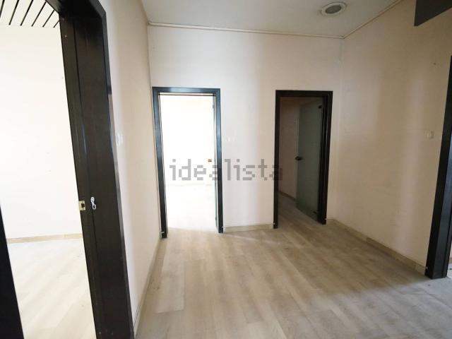 Locale in affitto di 400 m² in Via Vittorio Veneto