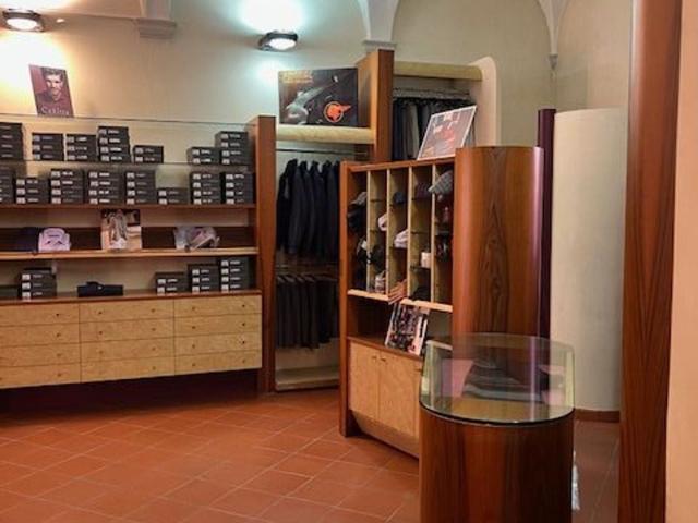 Locale in affitto di 400 m² in Via XX Settembre