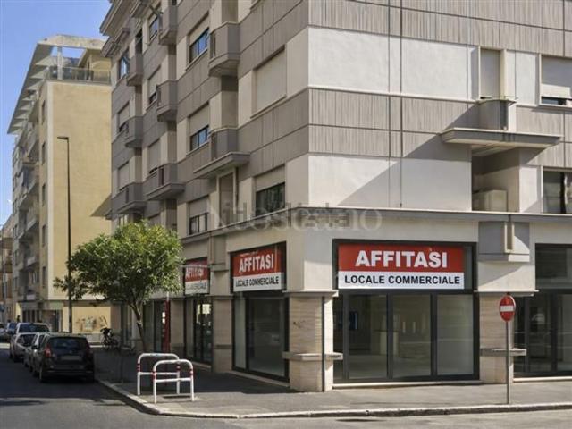 Locale in affitto di 400 m² in Viale dello Statuto