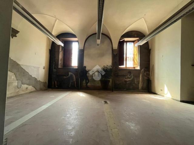 Locale in affitto di 400 m² in Piazza Giuseppe Garibaldi, 6