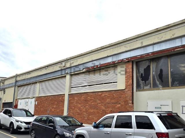 Locale in affitto di 405 m² in Via Luigi Contivecchi, 6