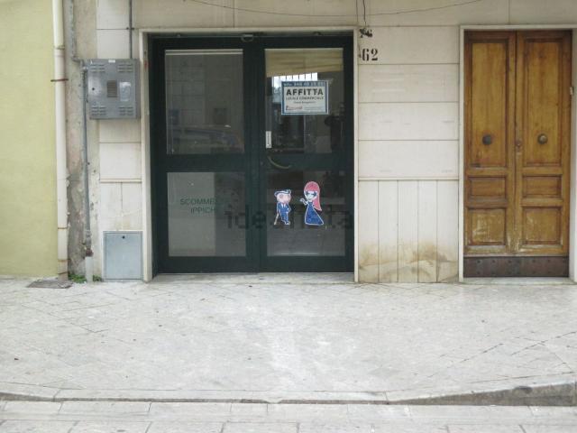 Locale in affitto di 40 m² in Corso Padre Pio