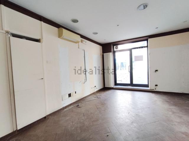 Locale in affitto di 40 m² in Largo John Fitzgerald Kennedy
