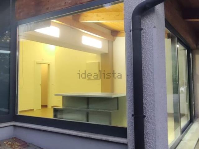 Locale in affitto di 40 m² in Località Sistiana, 57