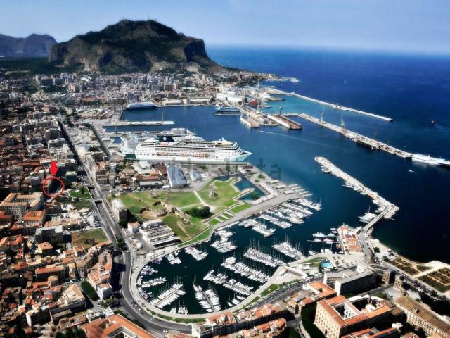 Locale in affitto di 40 m² in Piazza XIII Vittime, 26